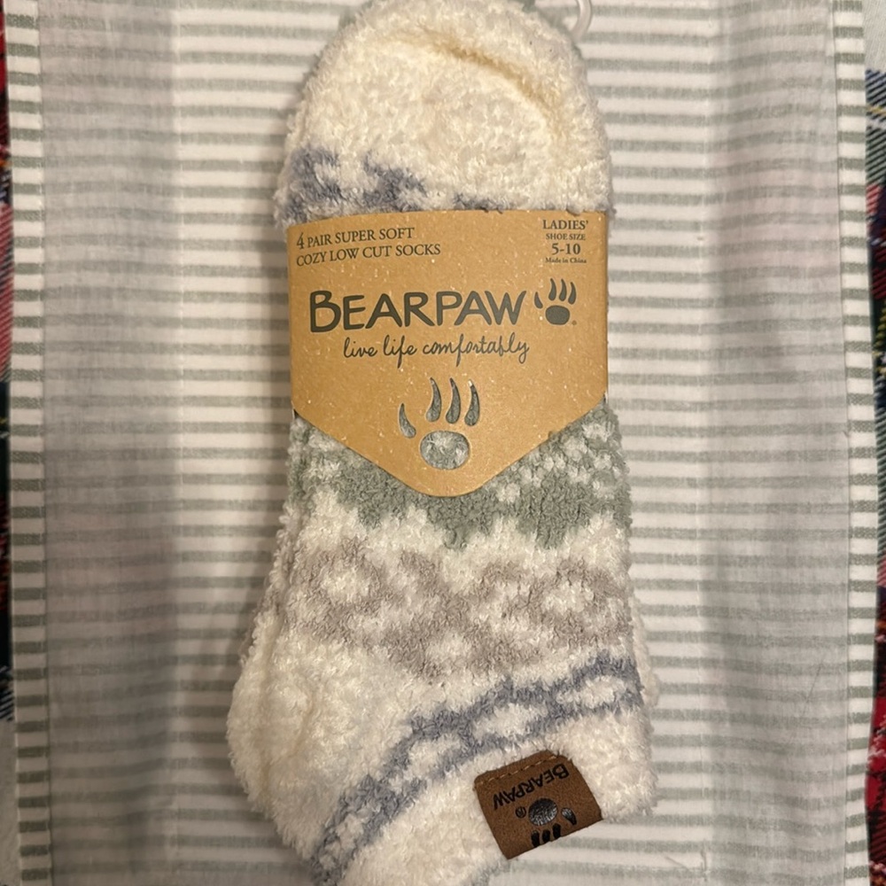NWT! BearPaw 4 Pairs of Super Soft Cozy Low Cut Socks